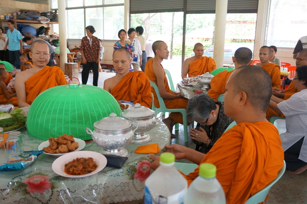 give meal to monk 2