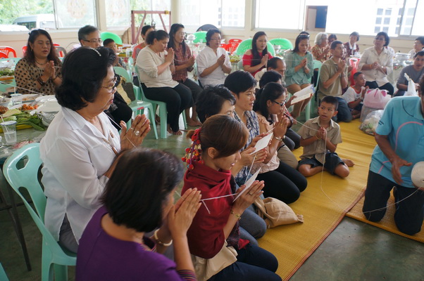 give meal to monk 4